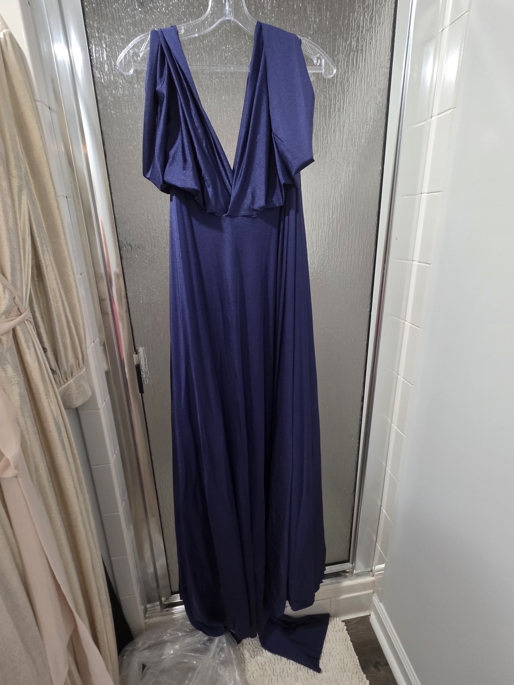 Elegant Deep Blue V-Neck Evening Dress